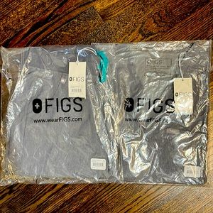 New with tags Figs jogger style scrubs. XS top XSP pants. Never opened.